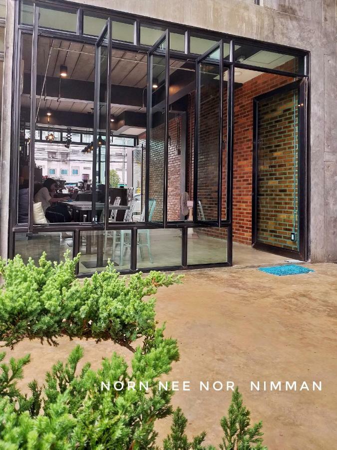 Norn Nee Nor Hostel Chiang Mai Bagian luar foto