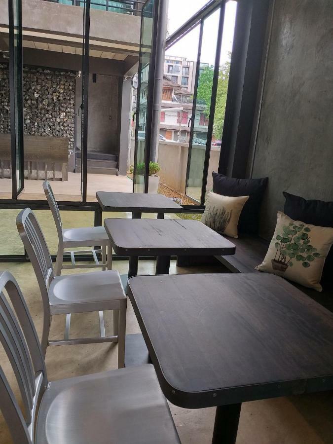 Norn Nee Nor Hostel Chiang Mai Bagian luar foto