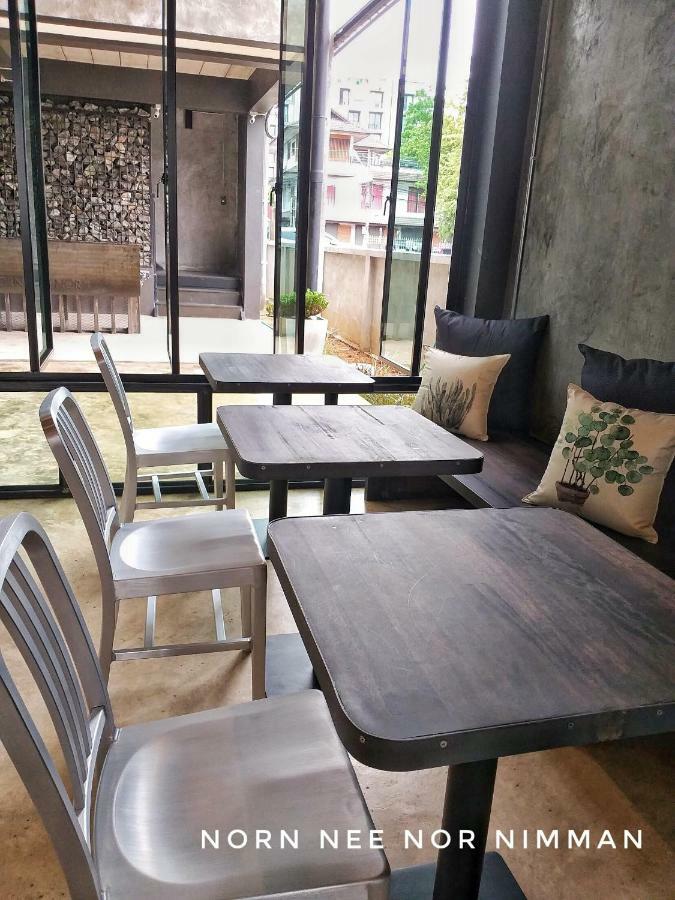 Norn Nee Nor Hostel Chiang Mai Bagian luar foto